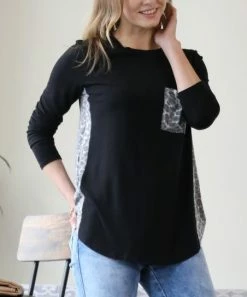 42POPS | Black Leopard-Contrast Long-Sleeve Tee - Women