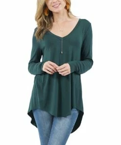 42POPS | Hunter Green V-Neck Long-Sleeve Dolphin-Hem Top - Women