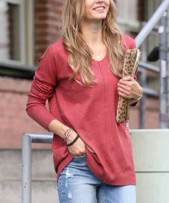 42POPS | Heather Rust Front-Seam Drop-Shoulder V-Neck Hi-Low Sweater - Women