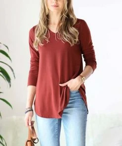 42POPS | Dark Rust V-Neck Long-Sleeve Curved-Hem Top - Women