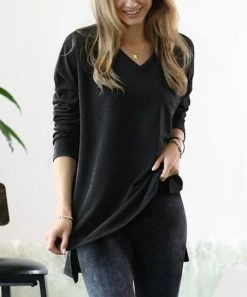 42POPS | Black Oversize V-Neck Long-Sleeve Hi-Low Top - Women